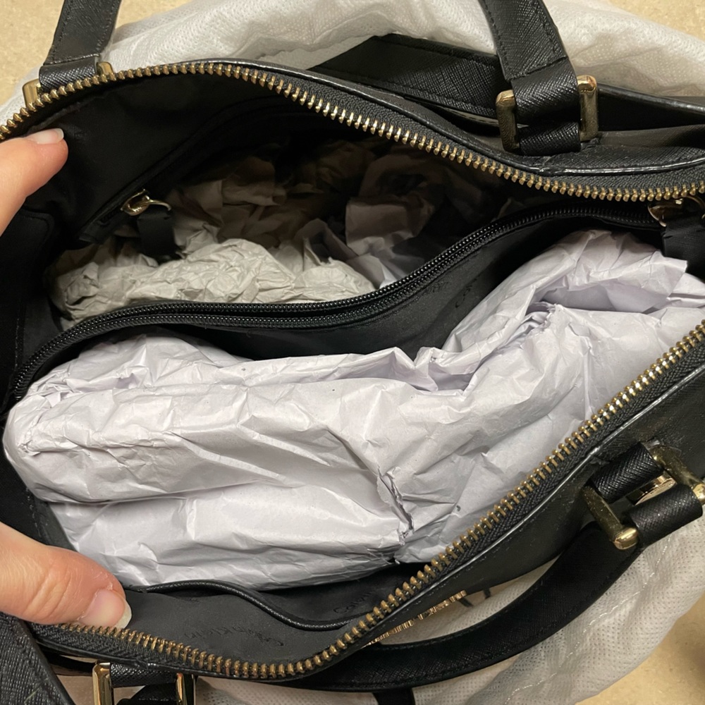 Calvin Klein leather bag - Picture 5 of 6